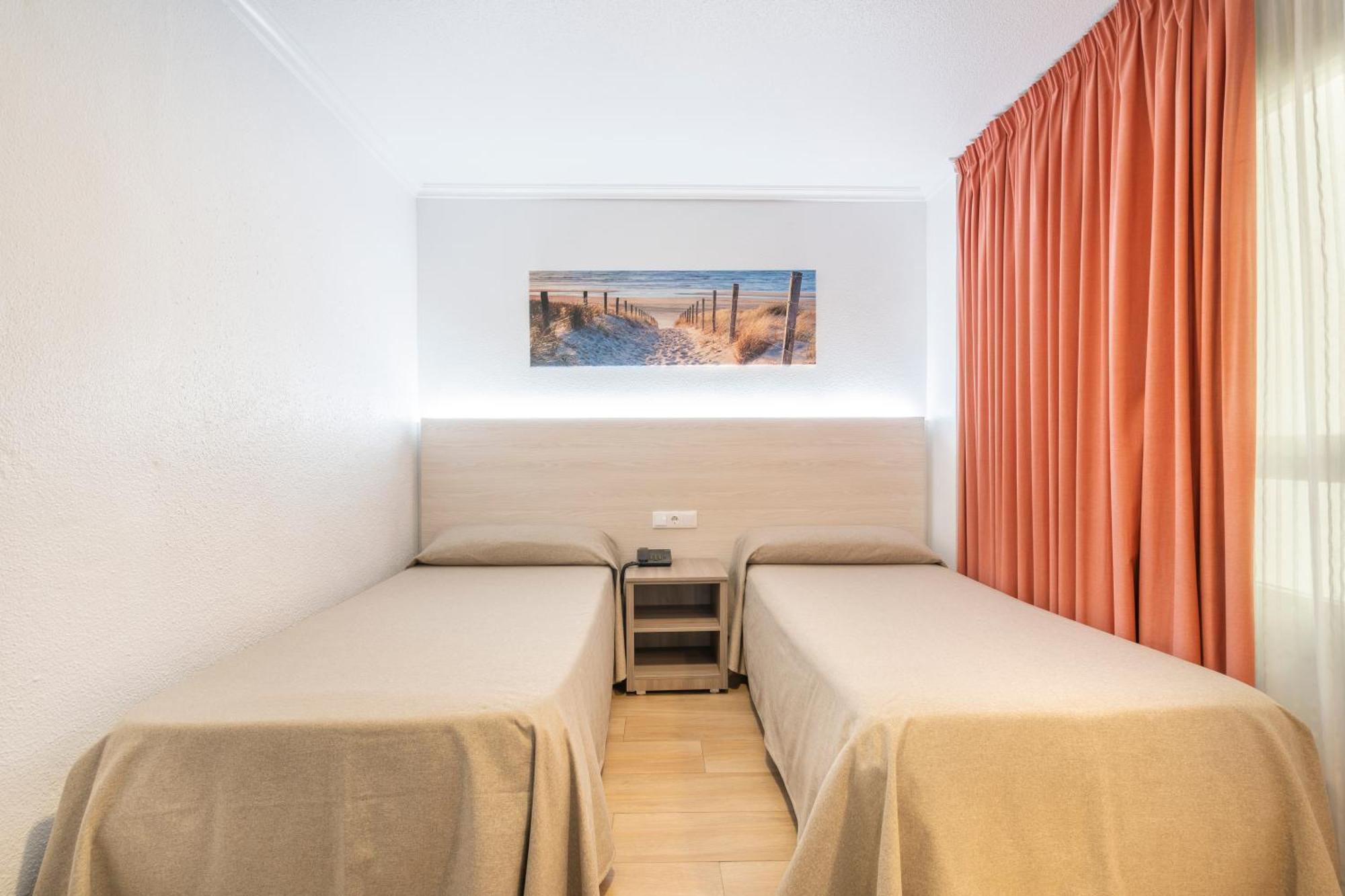Hostal Pensimar El Altet Εξωτερικό φωτογραφία