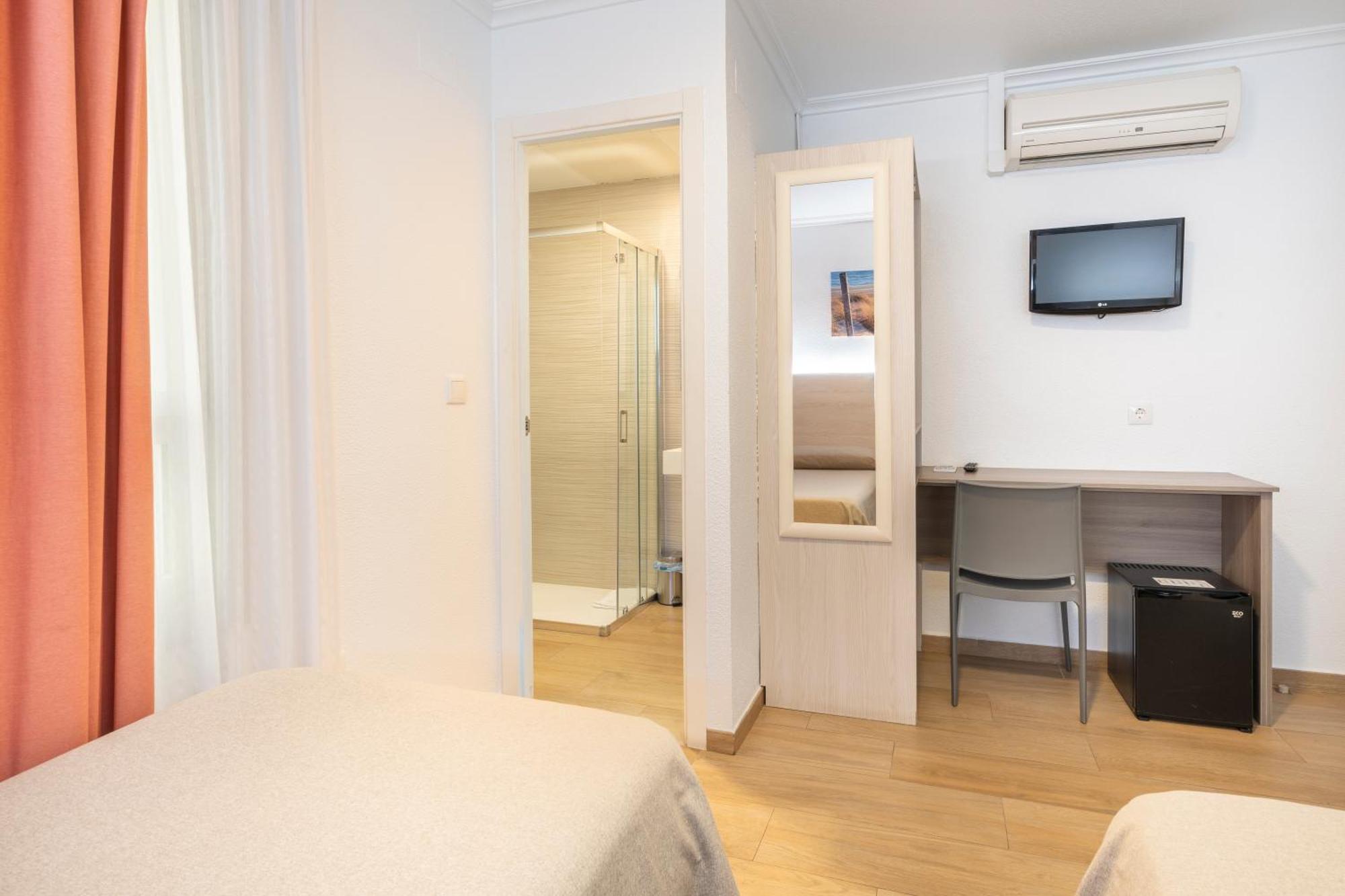 Hostal Pensimar El Altet Εξωτερικό φωτογραφία
