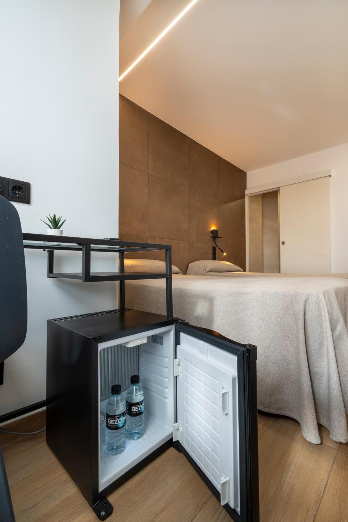 Hostal Pensimar El Altet Εξωτερικό φωτογραφία