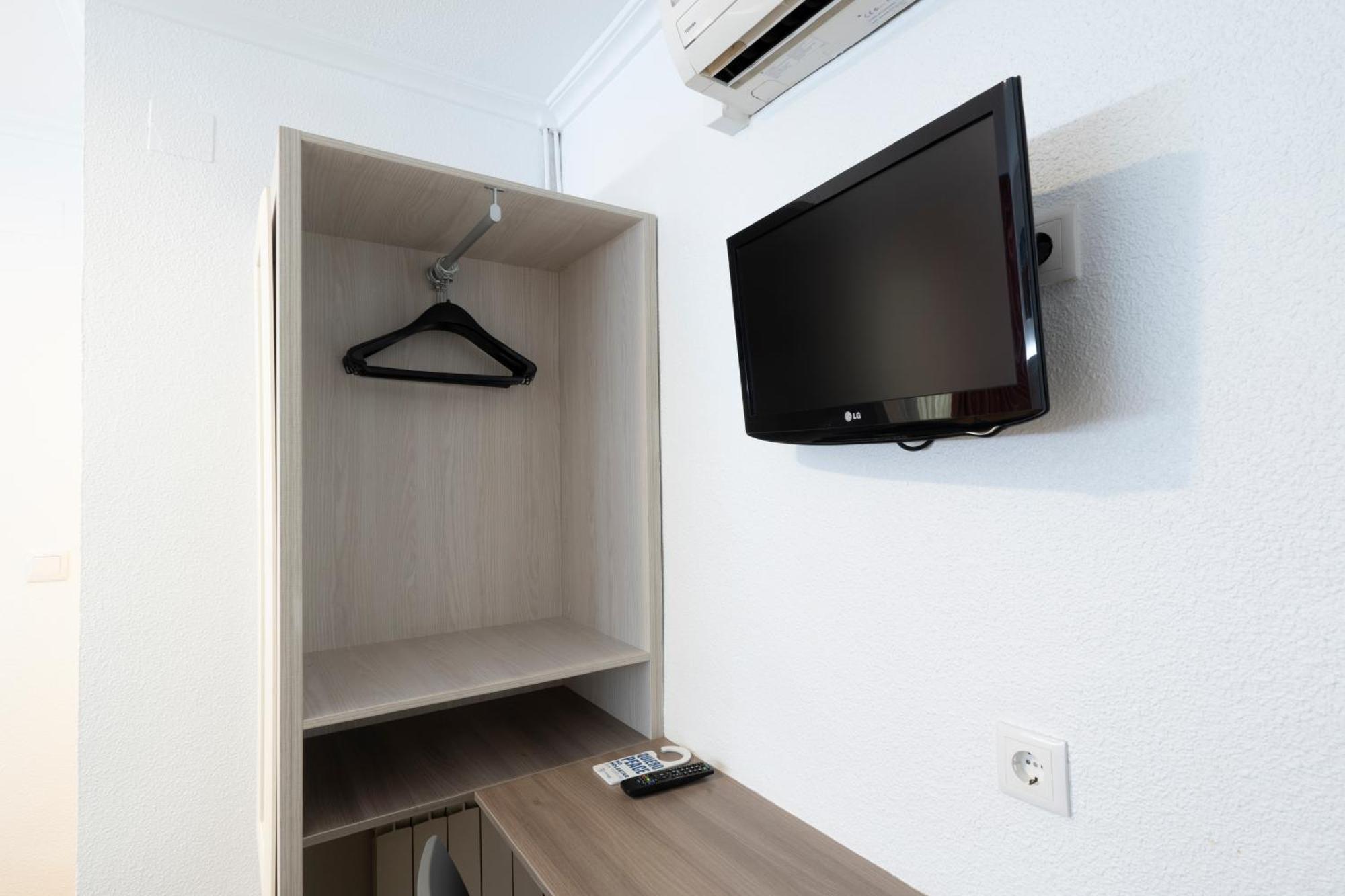 Hostal Pensimar El Altet Εξωτερικό φωτογραφία
