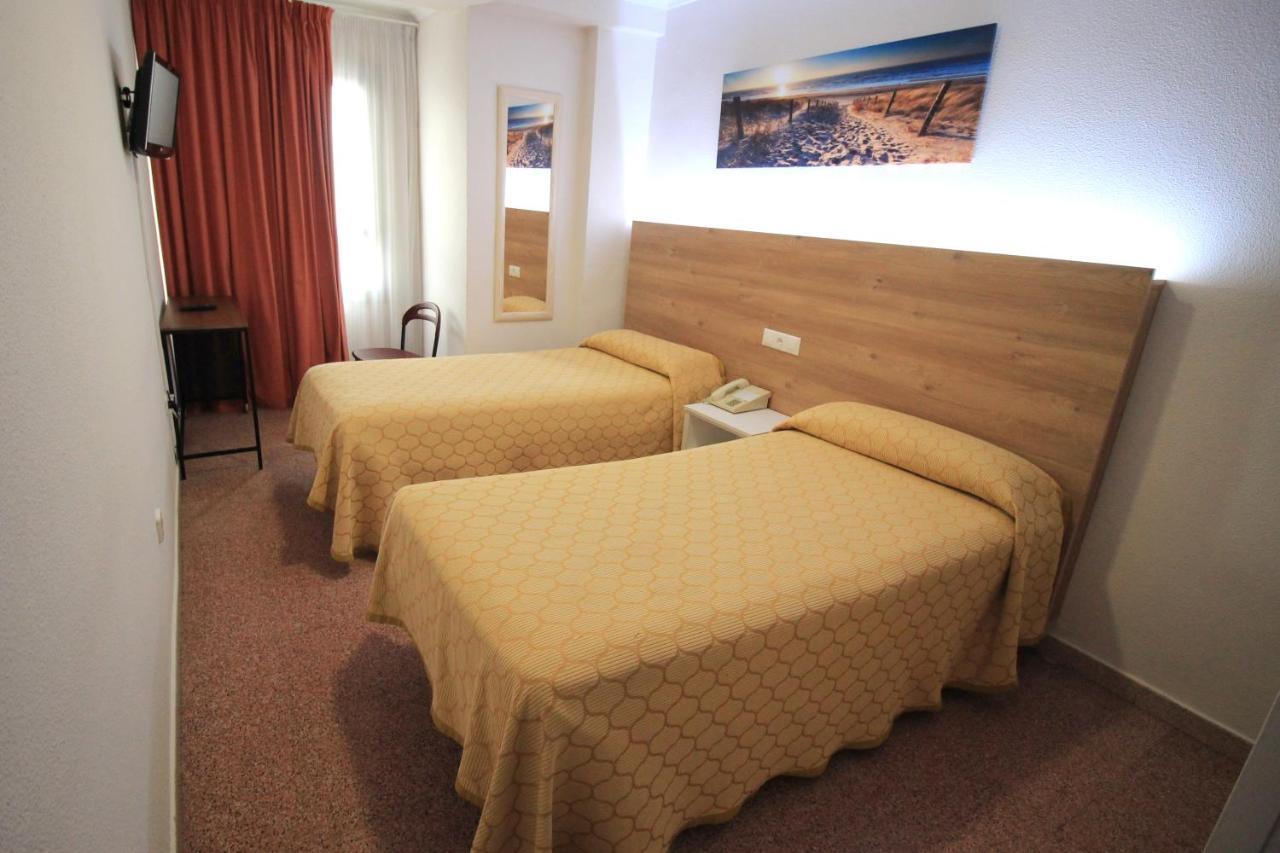 Hostal Pensimar El Altet Εξωτερικό φωτογραφία