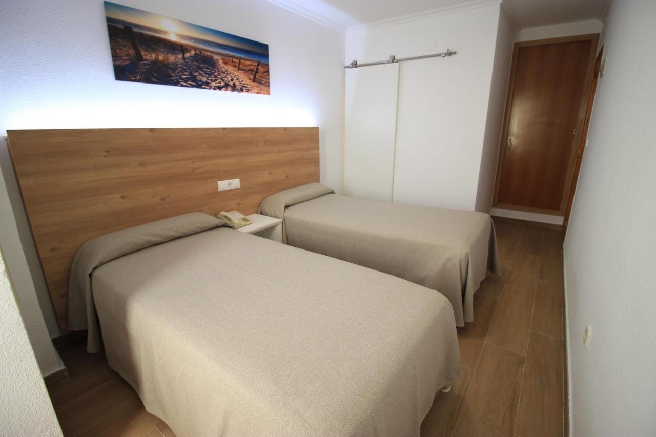 Hostal Pensimar El Altet Εξωτερικό φωτογραφία