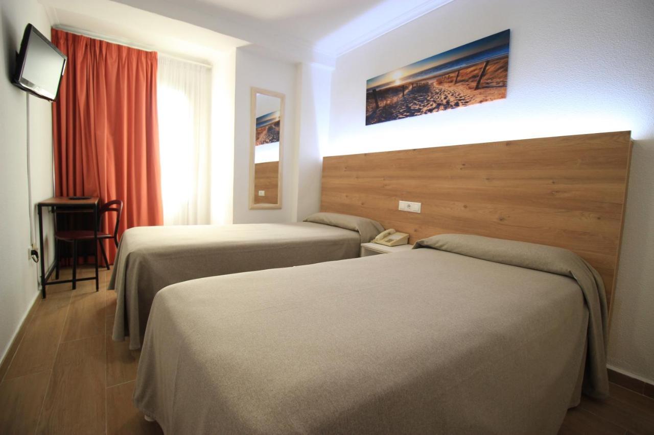 Hostal Pensimar El Altet Εξωτερικό φωτογραφία