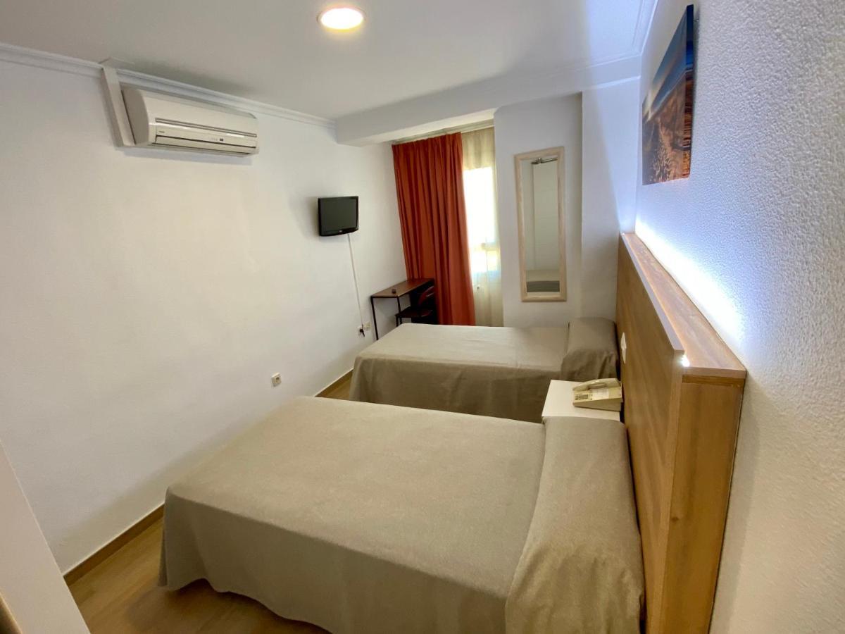 Hostal Pensimar El Altet Εξωτερικό φωτογραφία