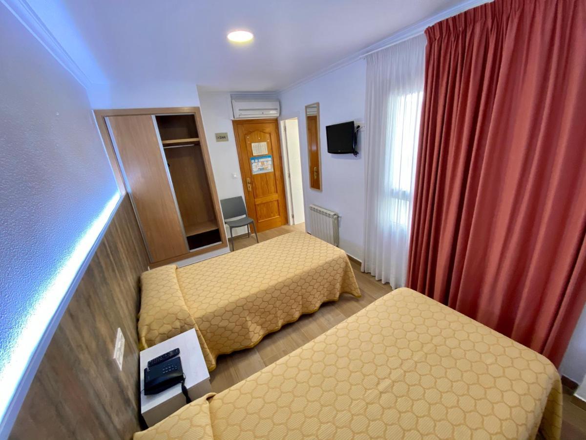 Hostal Pensimar El Altet Εξωτερικό φωτογραφία