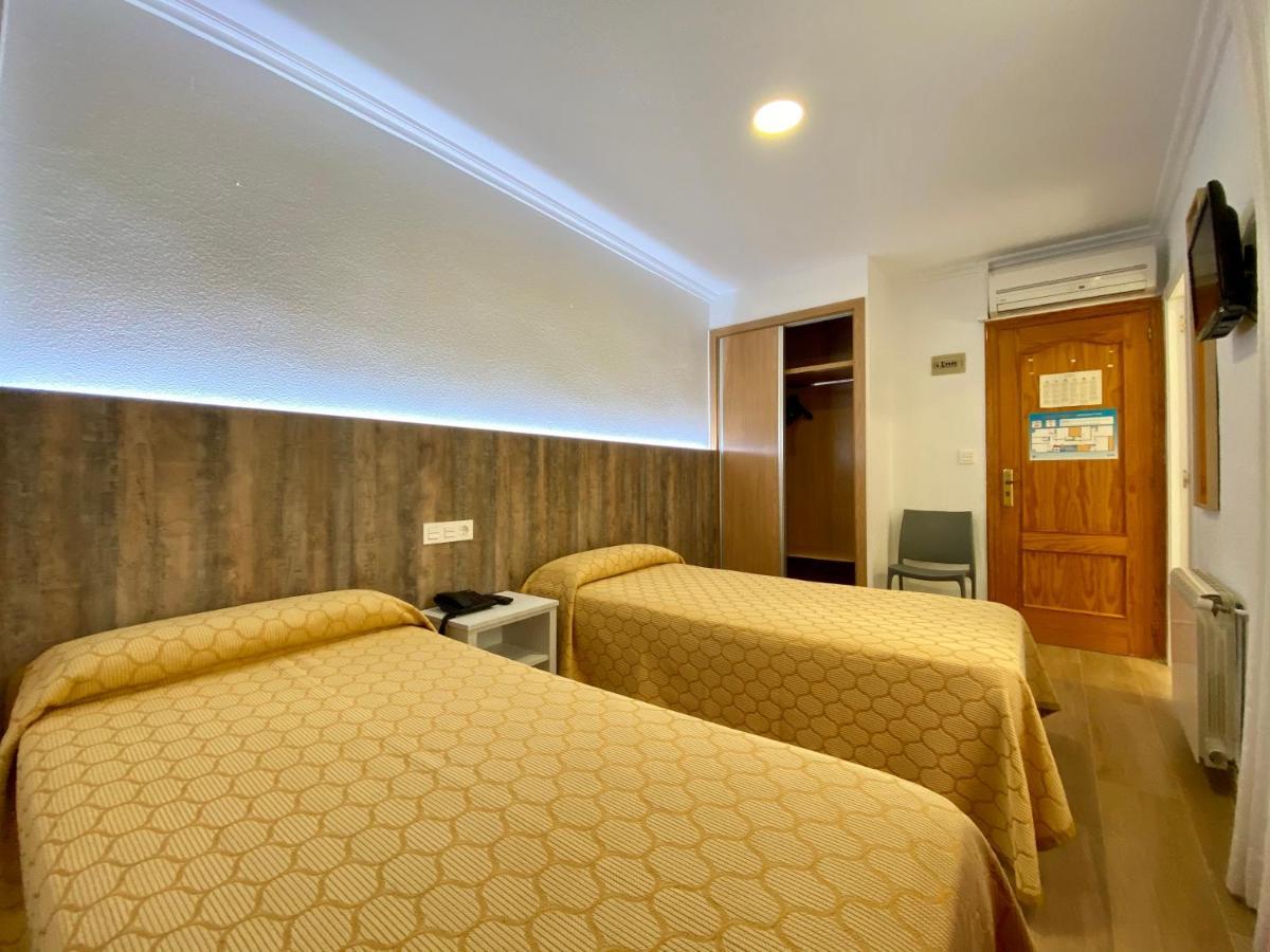Hostal Pensimar El Altet Εξωτερικό φωτογραφία