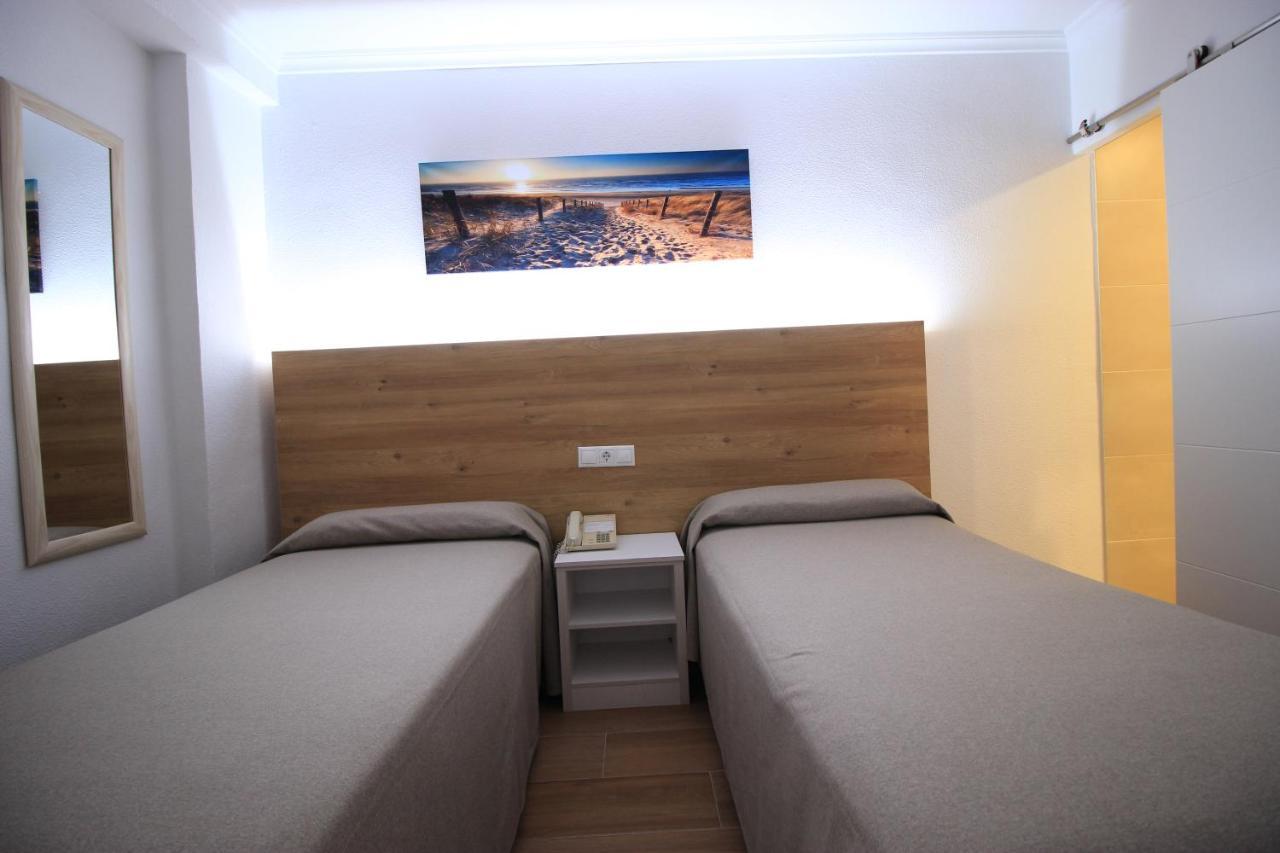 Hostal Pensimar El Altet Εξωτερικό φωτογραφία