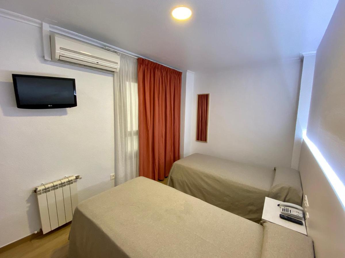 Hostal Pensimar El Altet Εξωτερικό φωτογραφία